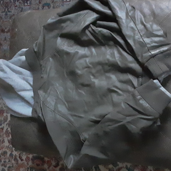 Obey Jacket - Picture 4 of 4